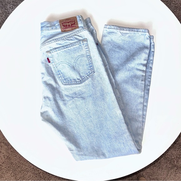 Levi's 501 Light Blue Women's Jeans - Picture 3 of 6